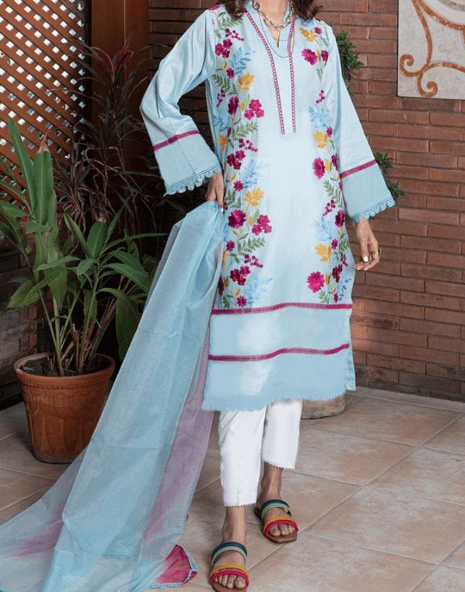 lawn dress design with organza Heavy Embroidered Luxury Lawn Dresses