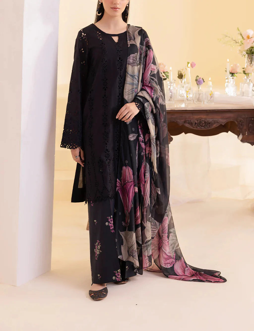 Grace S1220-Embroidered 3pc CHIKANKARI Lawn Dress With Printed Munar Dupatta.