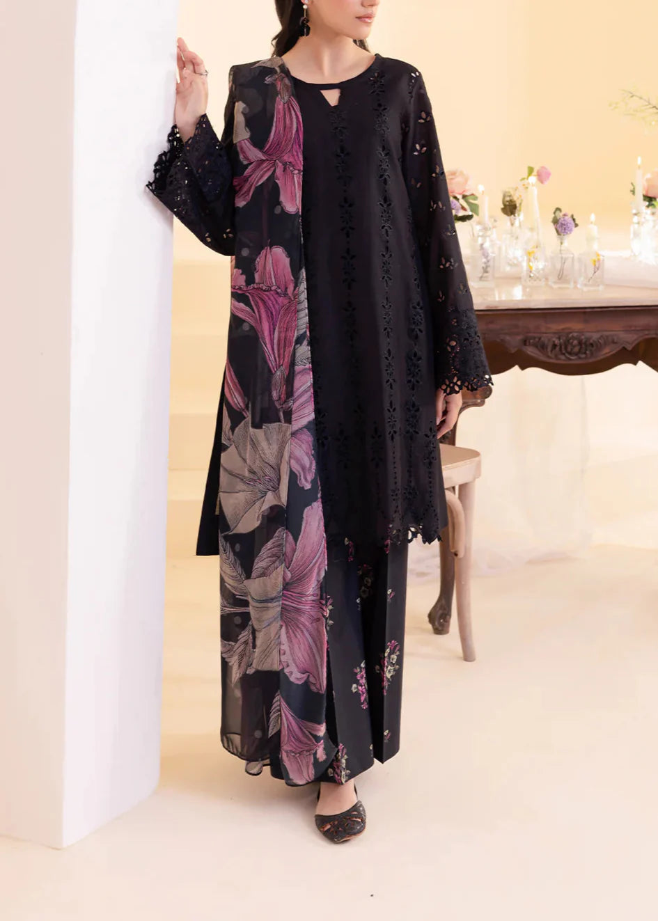 Grace S1220-Embroidered 3pc CHIKANKARI Lawn Dress With Printed Munar Dupatta.