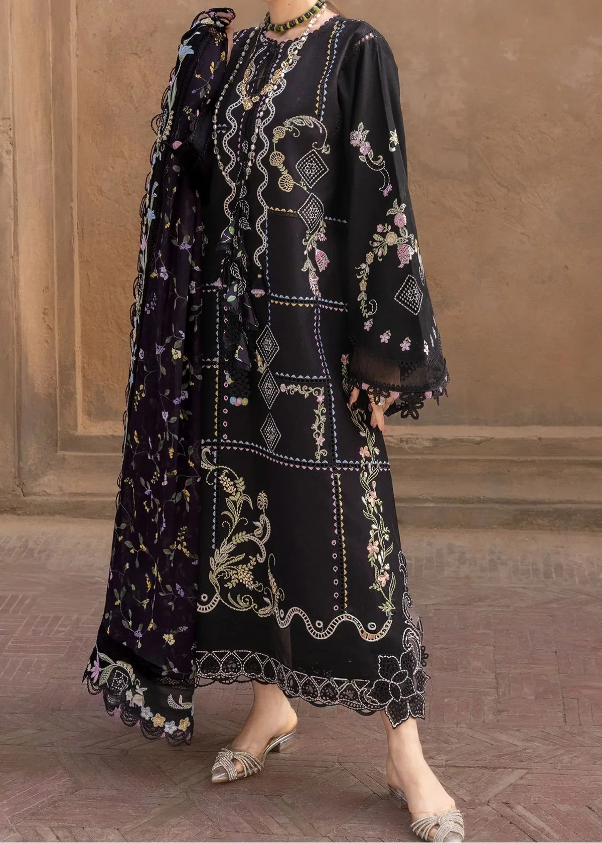 Grace S1458 - Embroidered 3pc CHIKANKARI Lawn Dress With Printed Lawn Dupatta.