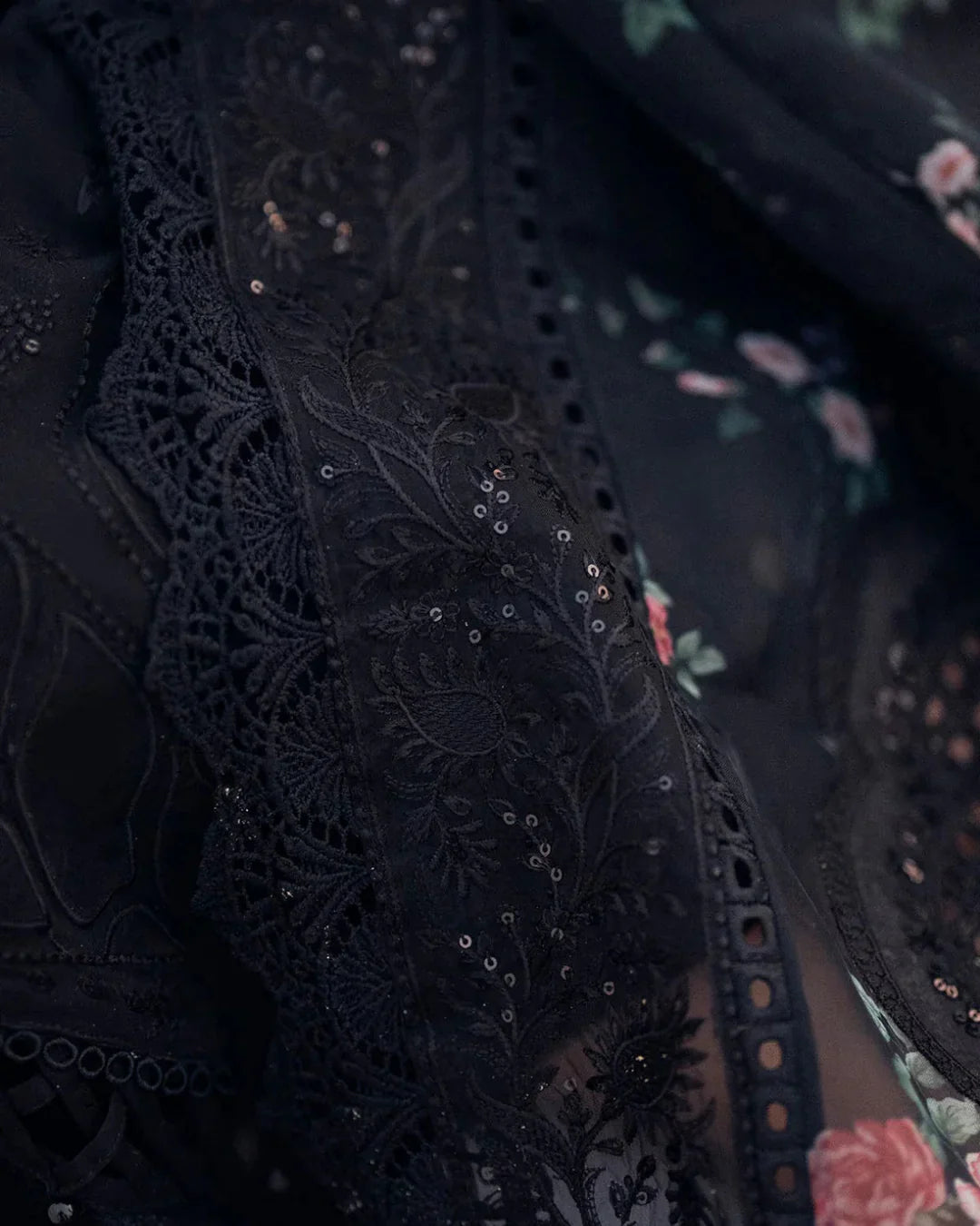 Grace S1237-Embroidered 3pc CHIKANKARI Lawn Dress With Printed Munar Dupatta.