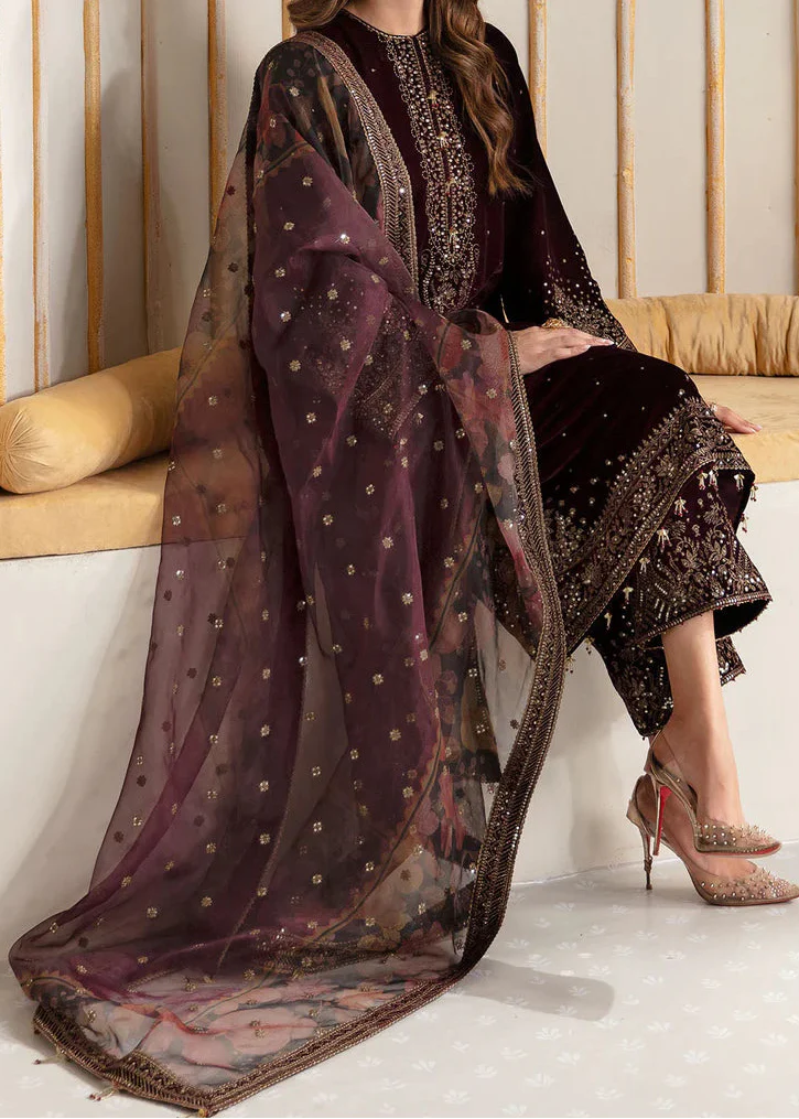 Grace W967-Embroidered 3pc Velvet Dress Dress With Printed Organza Dupatta.