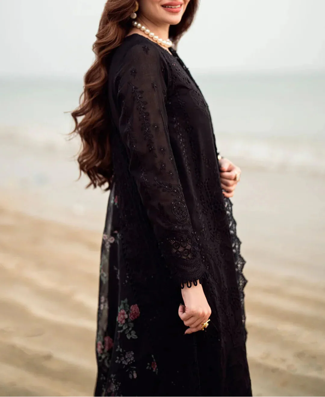 Grace S1237-Embroidered 3pc CHIKANKARI Lawn Dress With Printed Munar Dupatta.