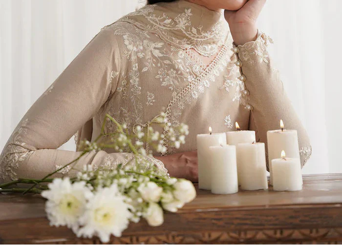 Grace S1375 - Embroidered 3pc Lawn Dress With Embroidered Organza Dupatta.