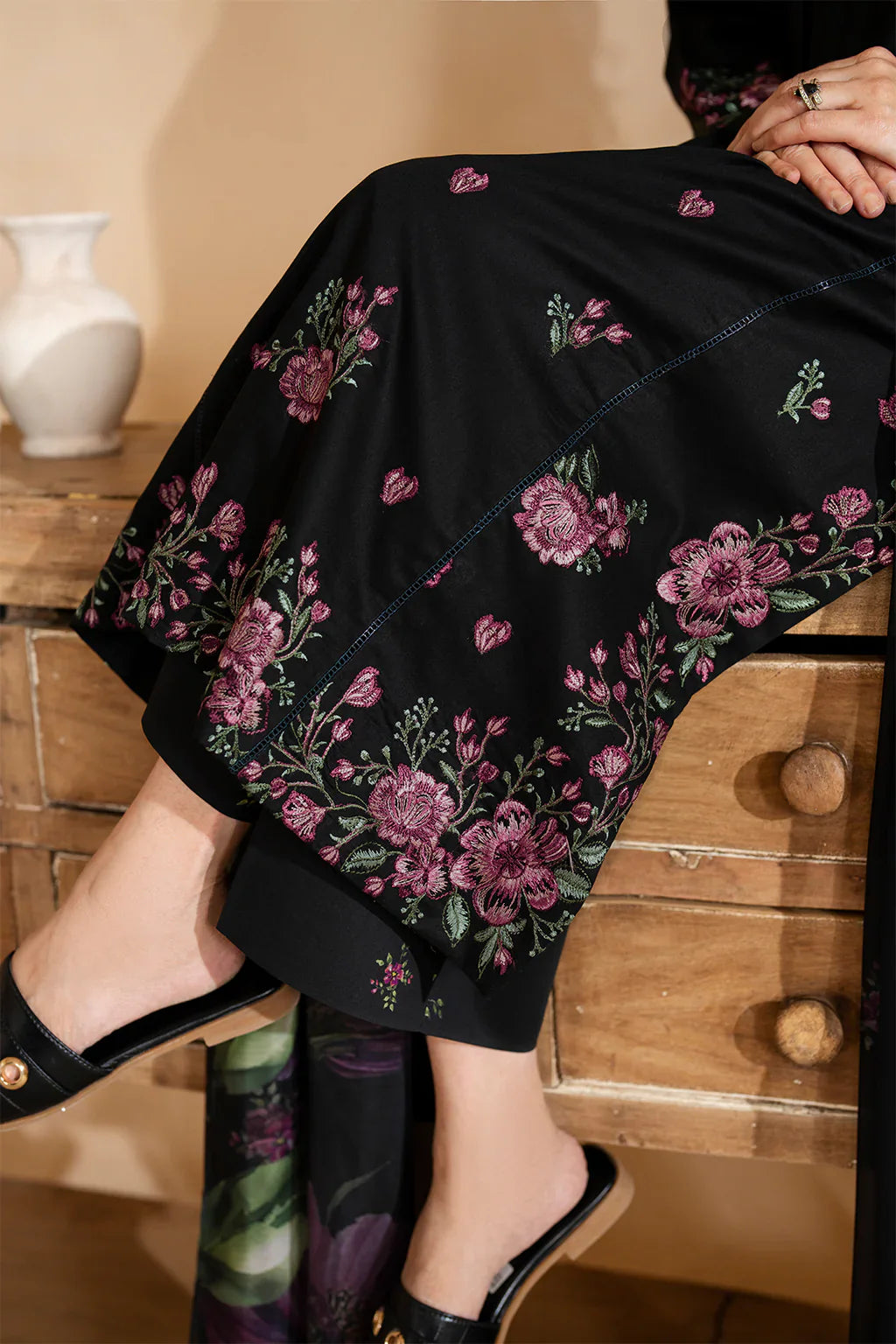Grace S1456-Embroidered 3pc Lawn Dress With Printed Lawn Dupatta.