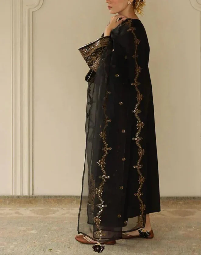 Grace S1179-Embroidered 3pc Sequence Lawn Dress With Embroidered Sequence Organza Dupatta.