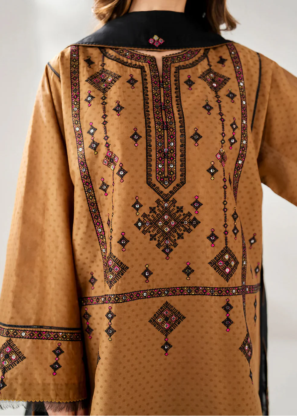 Grace W982-Embroidered 3pc Marina Dress With Embroidered Chiffon Dupatta.