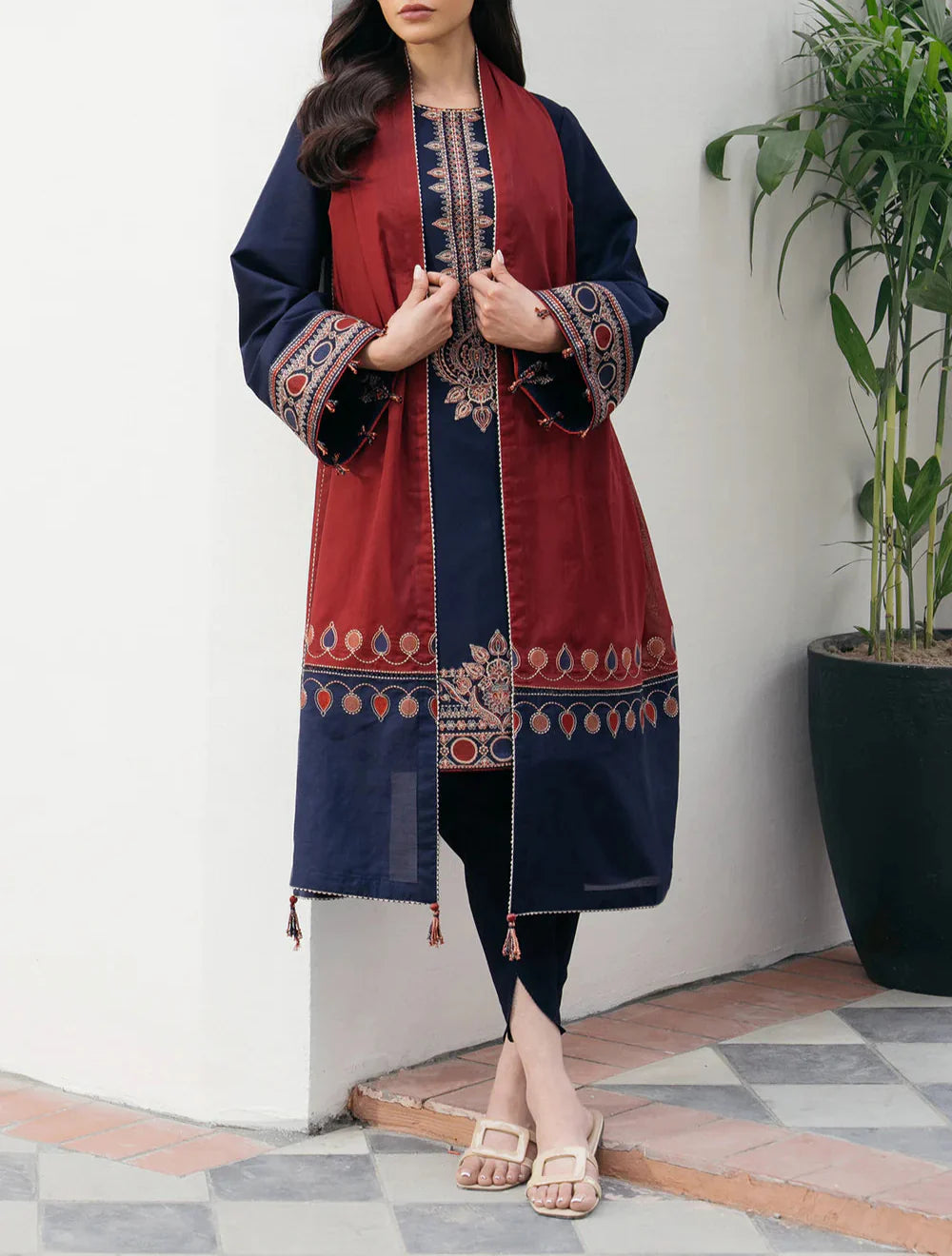 Grace S1214-Embroidered 3pc Lawn dress with Printed Munar Dupatta.