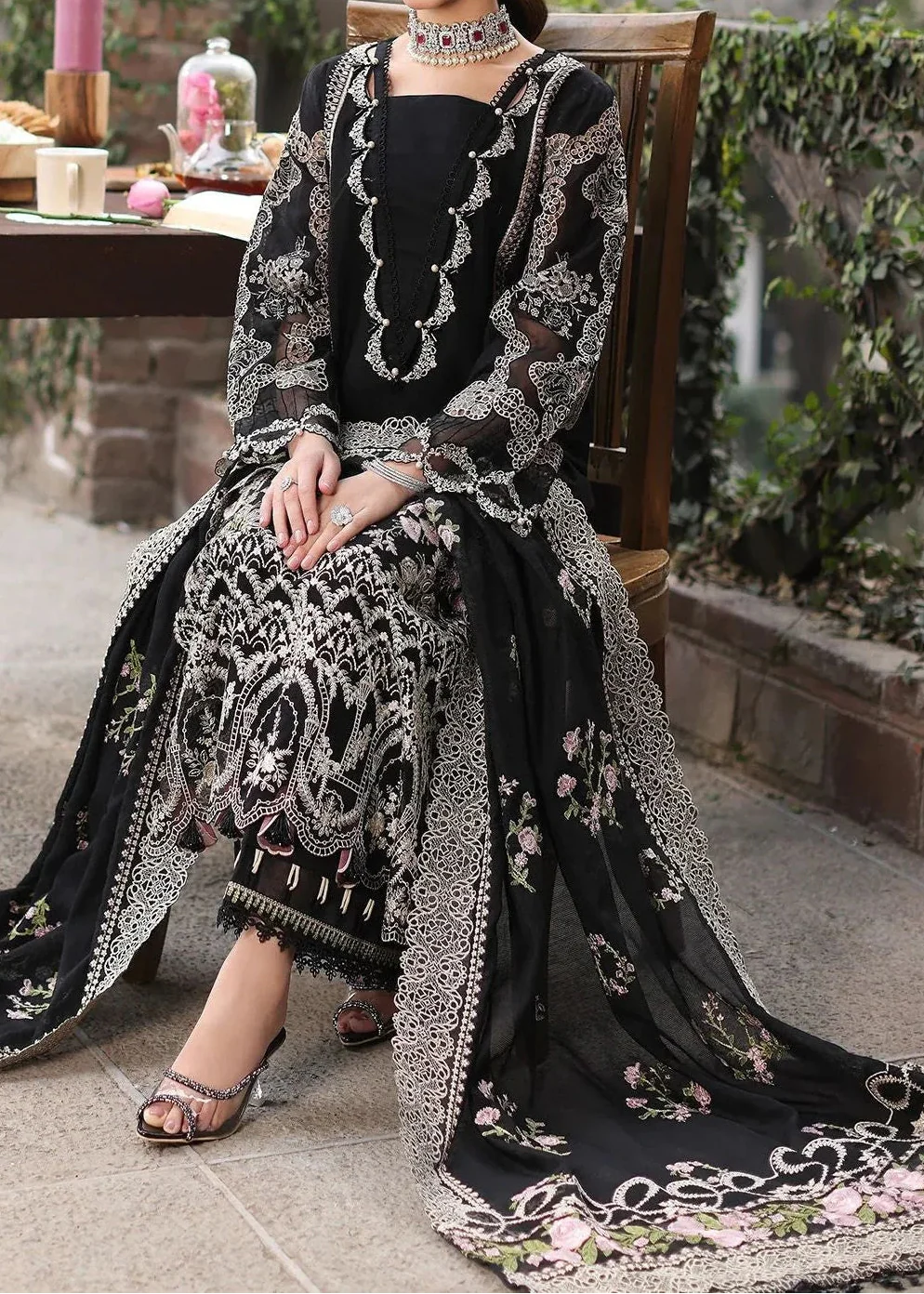 Grace S1324-Embroidered 3pc Lawn Dress With Embroidered Chiffon Dupatta.