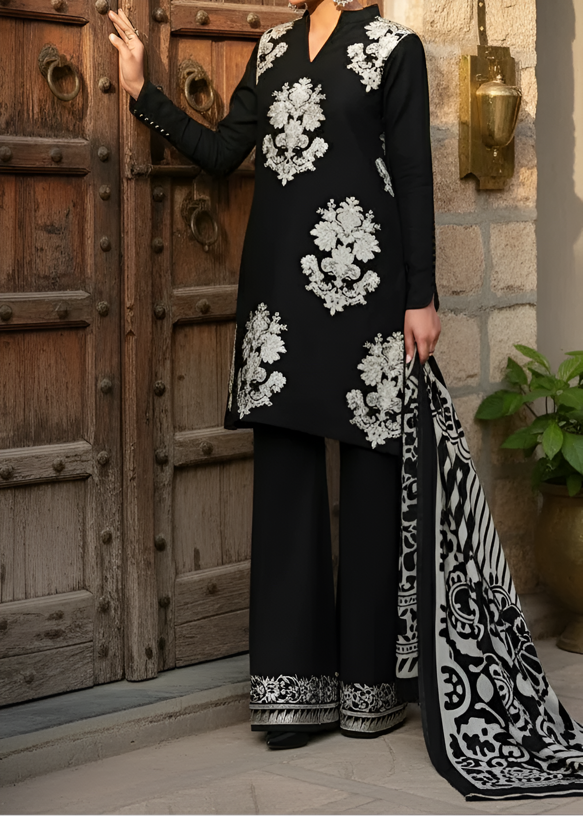 Grace W520-Embroidered 3pc khaddar dress With Printed shawl.