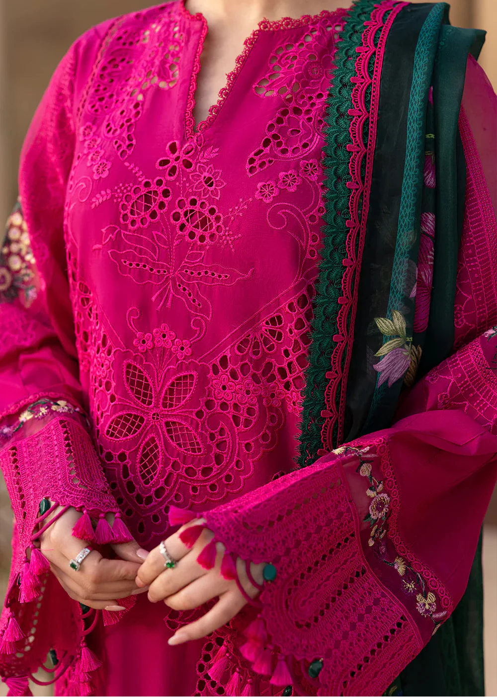 Grace S1511 - Embroidered 3pc CHIKANKARI Lawn Dress With Printed Lawn Dupatta.