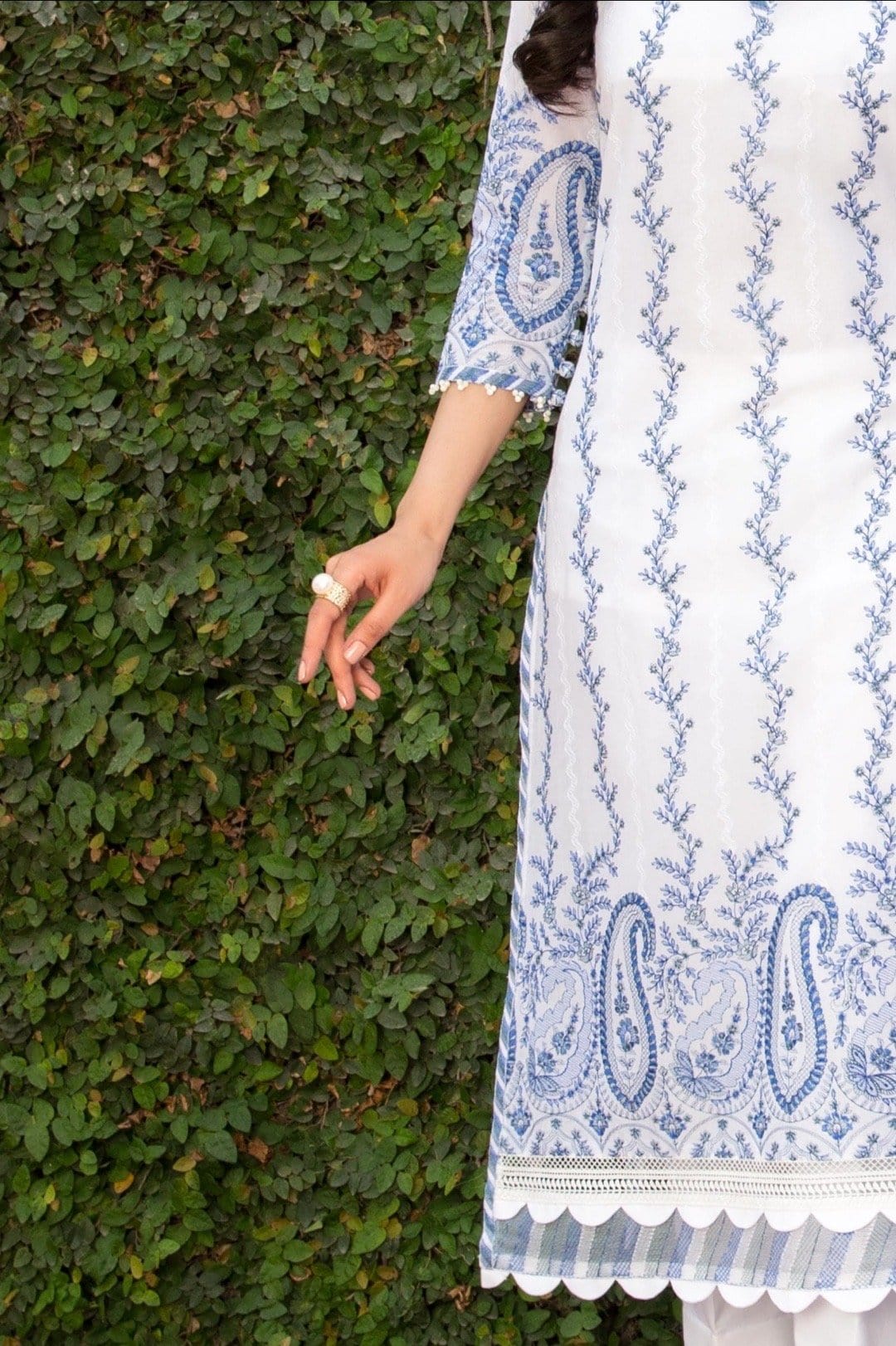 Grace S823-Embroidered 2pc lawn dress