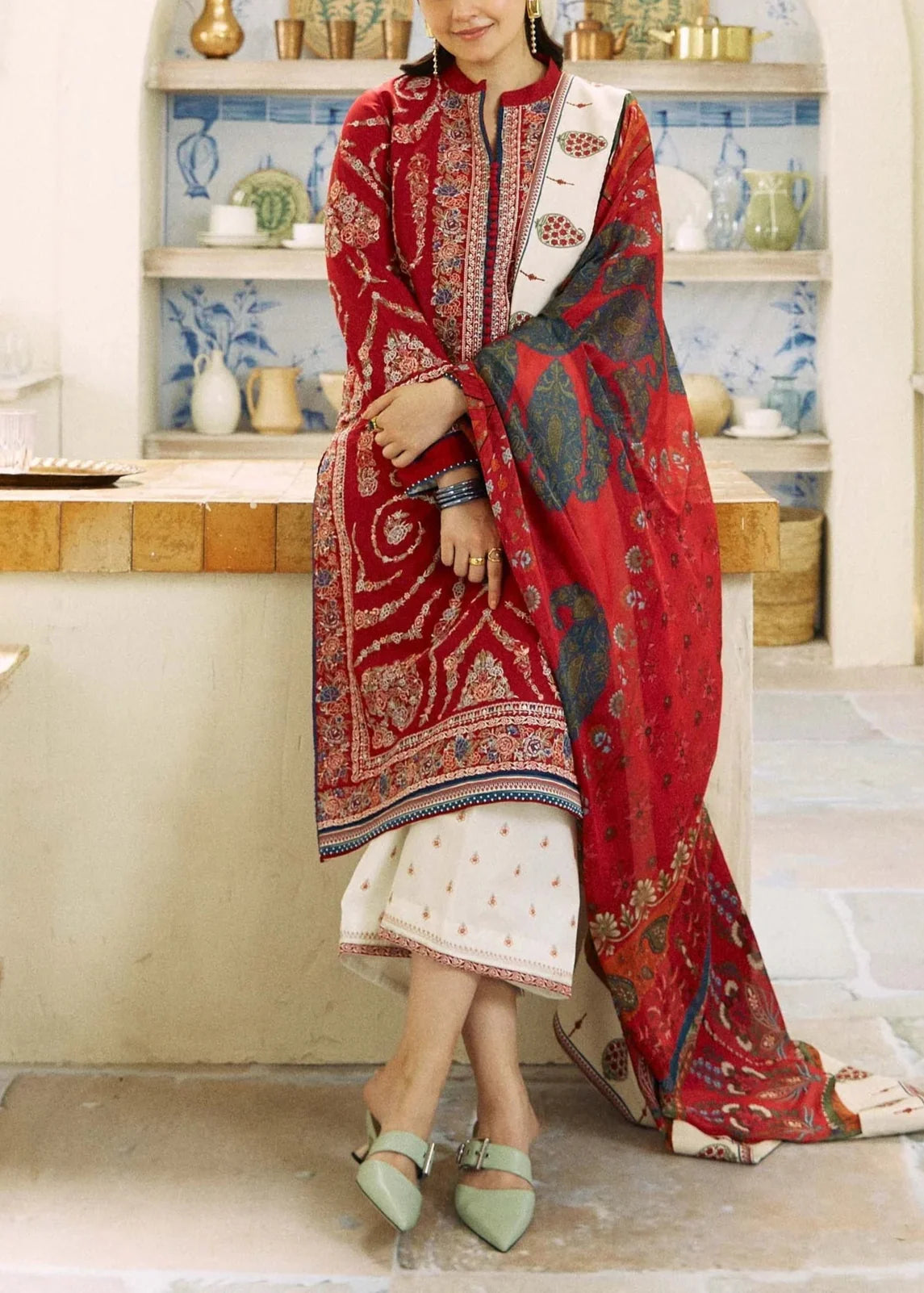 Grace S1132-Embroidered 3pc Lawn Dress With Printed Munar Dupatta.
