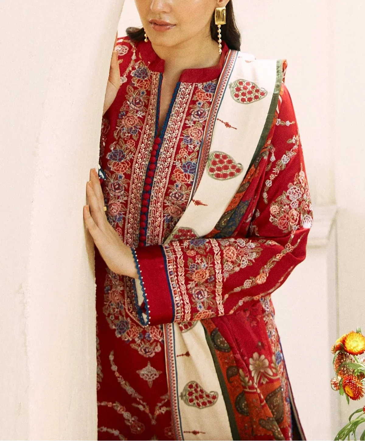 Grace S1132-Embroidered 3pc Lawn Dress With Printed Munar Dupatta.