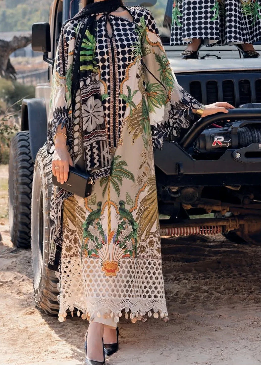 Grace S1364 - Printed & Embroidered 3pc Lawn Dress With Embroidered Sequence Chiffon Dupatta.