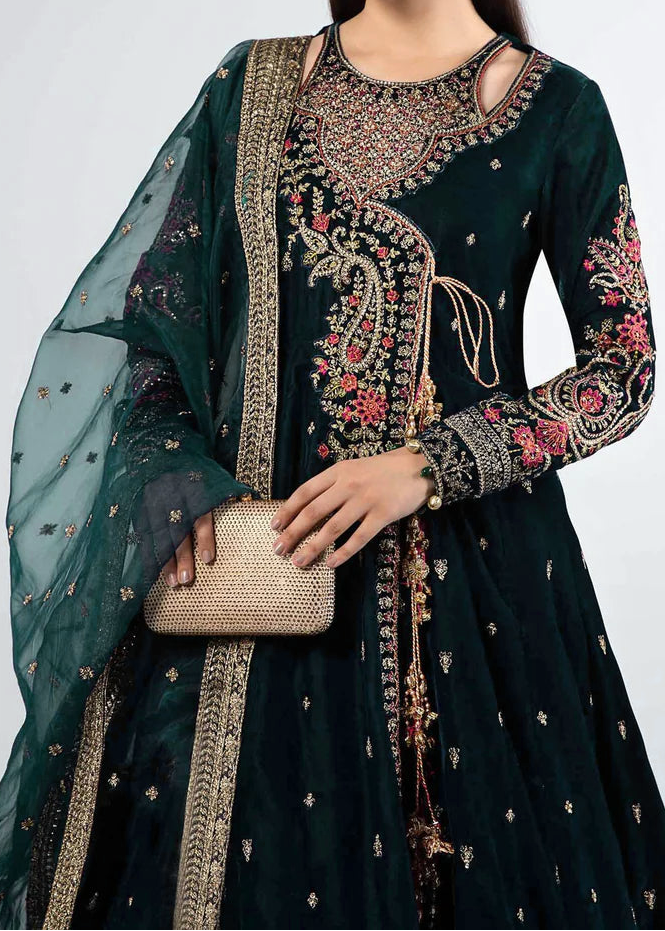 Grace W913-Embroidered 3pc Velvet Dress Dress With Embroidered Organza Dupatta.