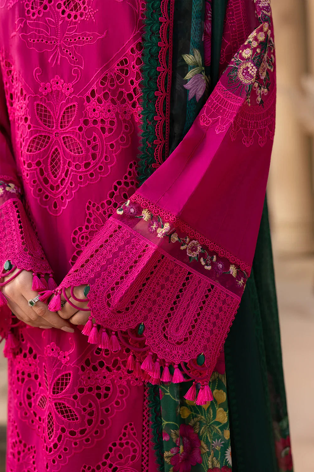 Grace S1511 - Embroidered 3pc CHIKANKARI Lawn Dress With Printed Lawn Dupatta.