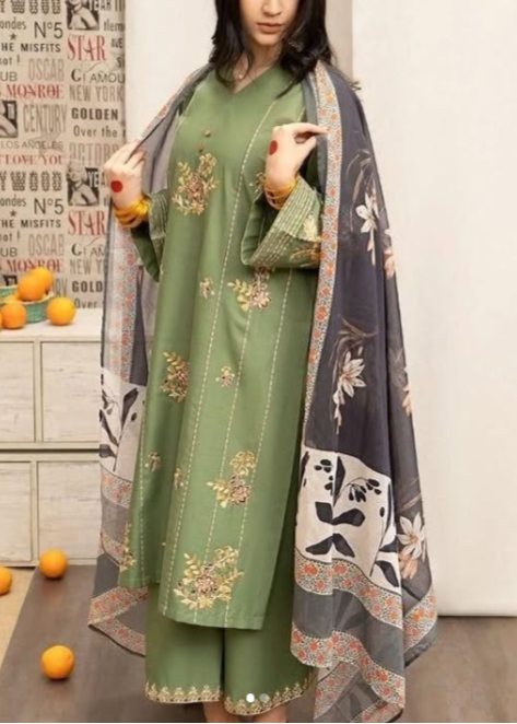 Grace S840-Embroidered 3PC Lawn with Printed Munar Dupatta.