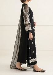Grace S807-Embroidered 3pc organza dress with Embroidered organza duppata.