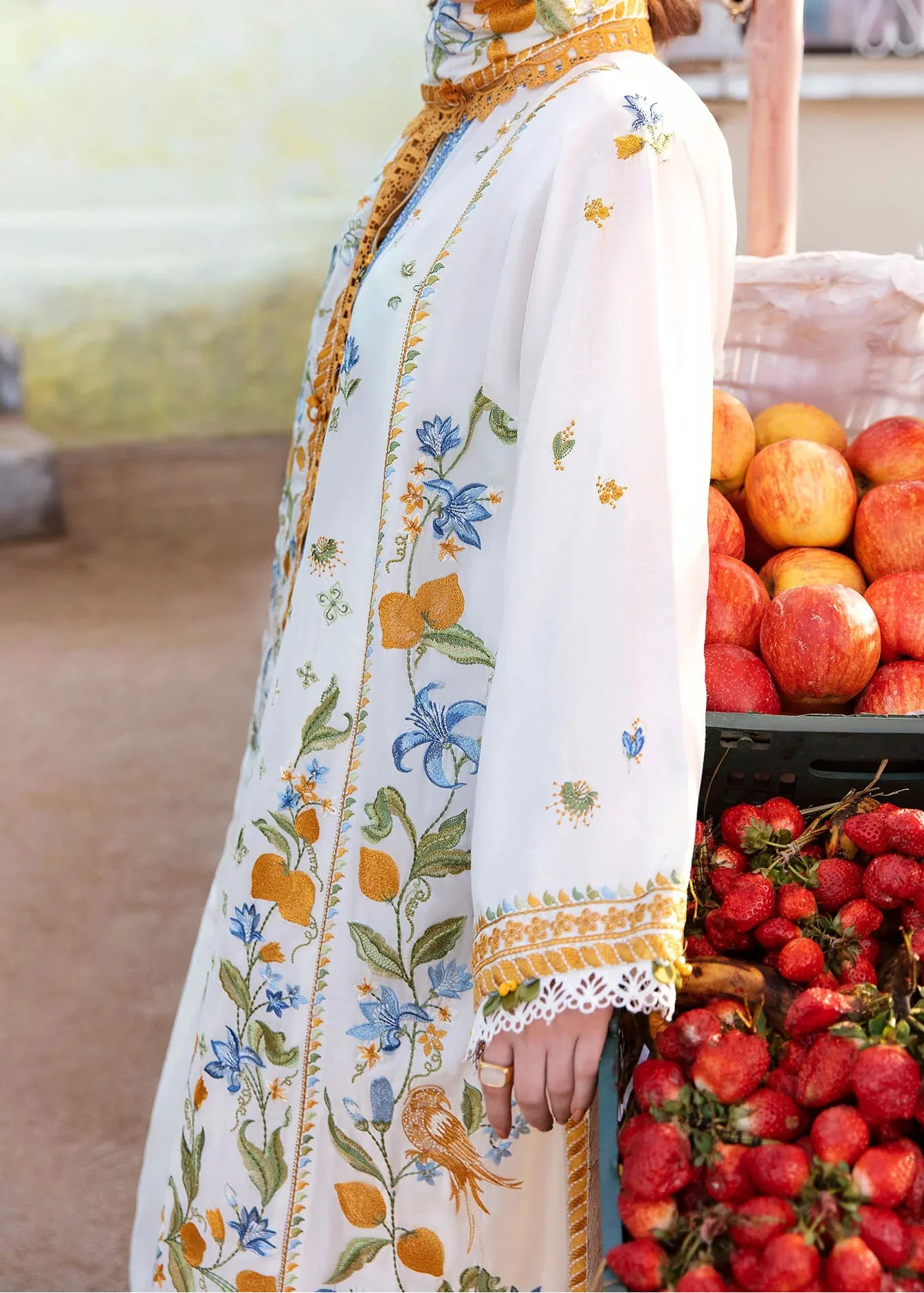 Grace S1408 - Embroidered 3pc Lawn Dress With Printed Lawn Dupatta.