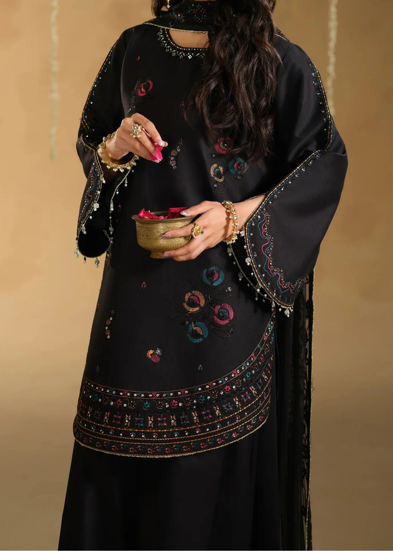 Grace S1513 - Embroidered 3pc Lawn Dress With Embroidered Khadi Net Dupatta.