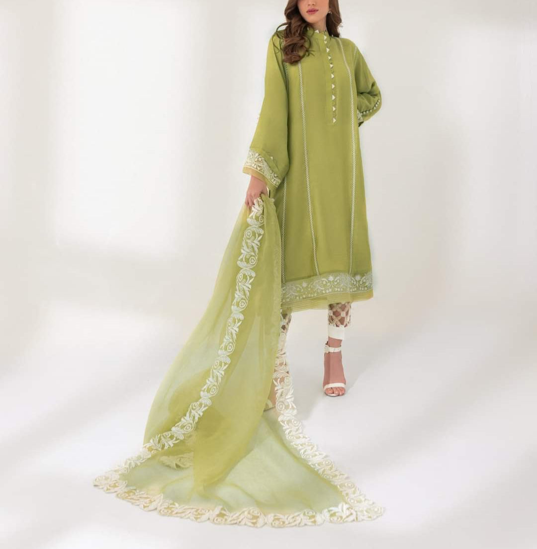 Grace S1011-Embroidered 3pc Lawn Dress with Embroidered Munar Dupatta.