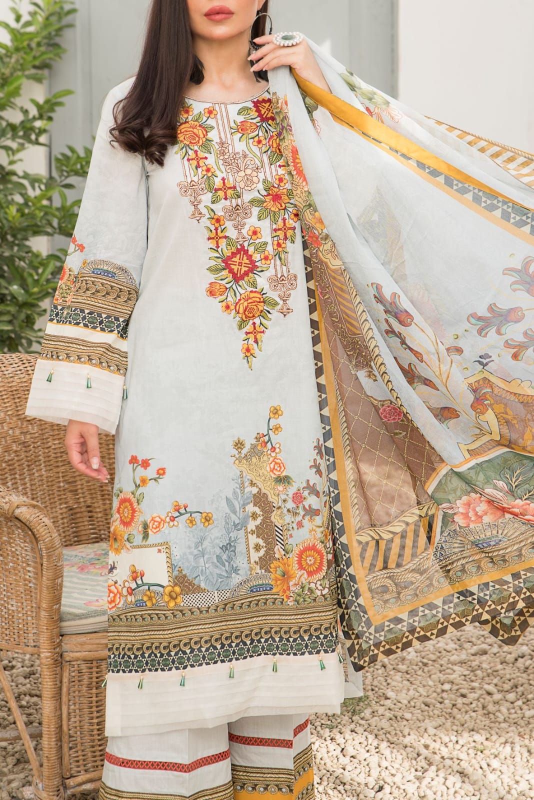 Grace S1089-Embroidered 3pc Lawn dress with Printed Chiffon Dupatta.