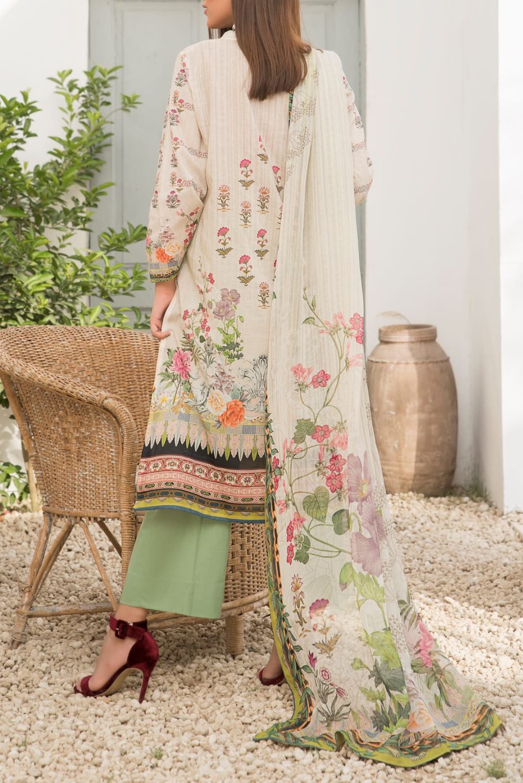 Grace S1093-Embroidered 3pc Lawn dress with Printed Chiffon Dupatta.