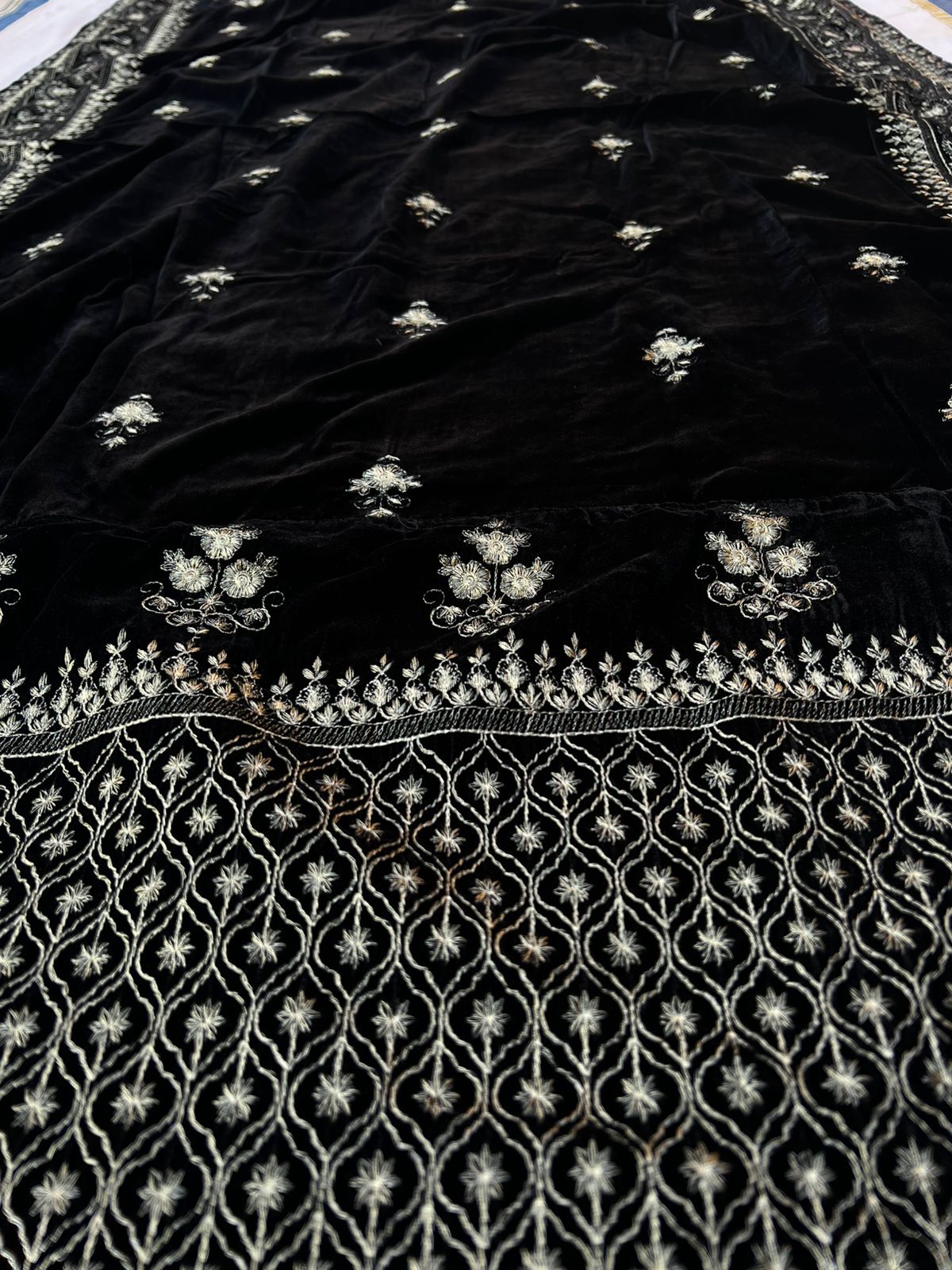 Sarinnah Premium D85-Embroided Fine quality Velvet shawl.