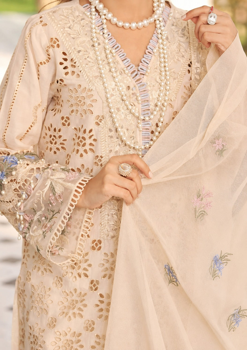 Grace S1496 - Embroidered 3pc CHIKANKARI Lawn Dress With Printed Lawn Dupatta.
