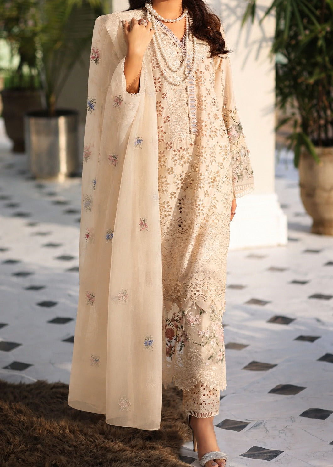 Grace S1496 - Embroidered 3pc CHIKANKARI Lawn Dress With Printed Lawn Dupatta.