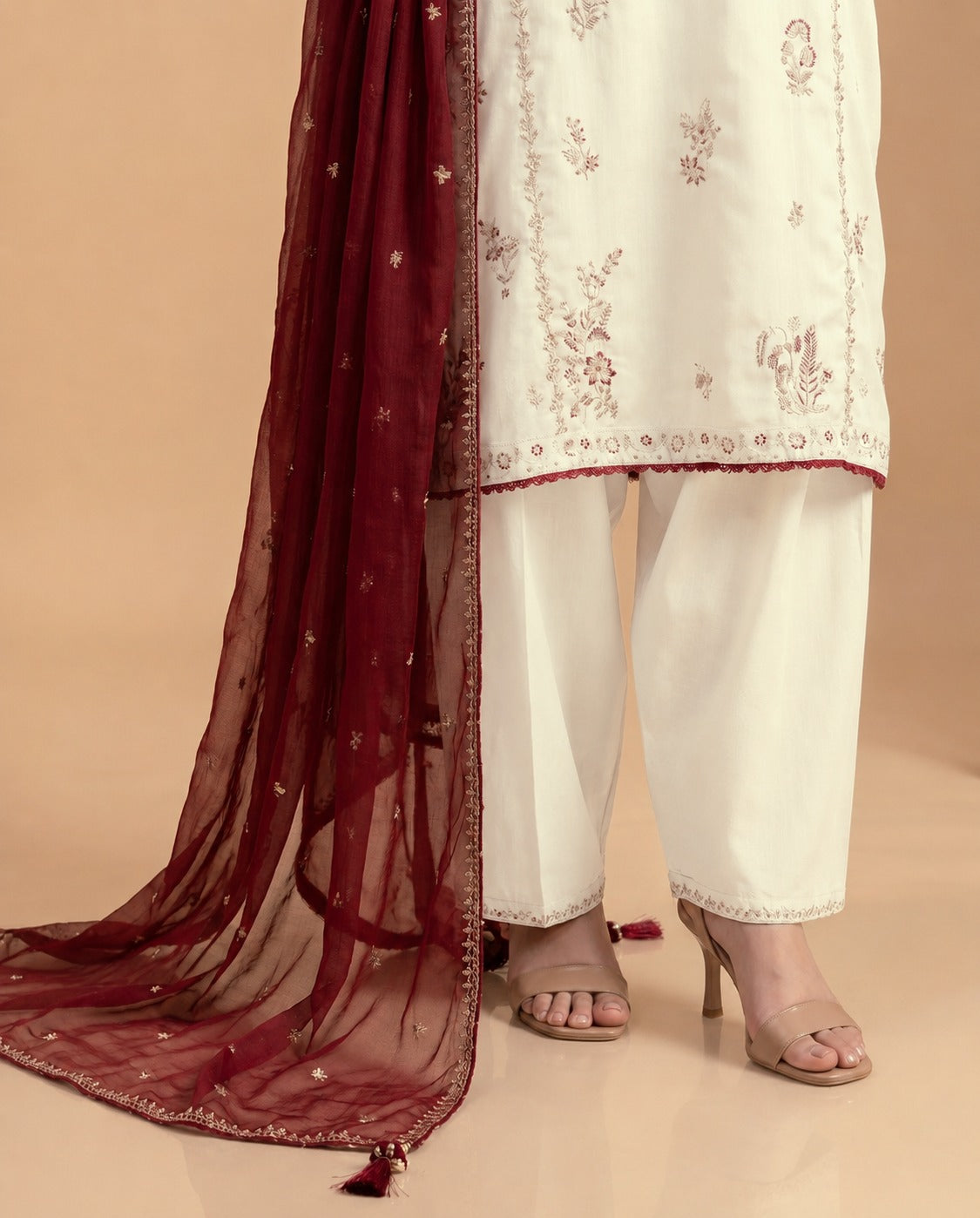 Grace S1433 - Embroidered 3pc Lawn Dress With Embroidered Chiffon Dupatta.