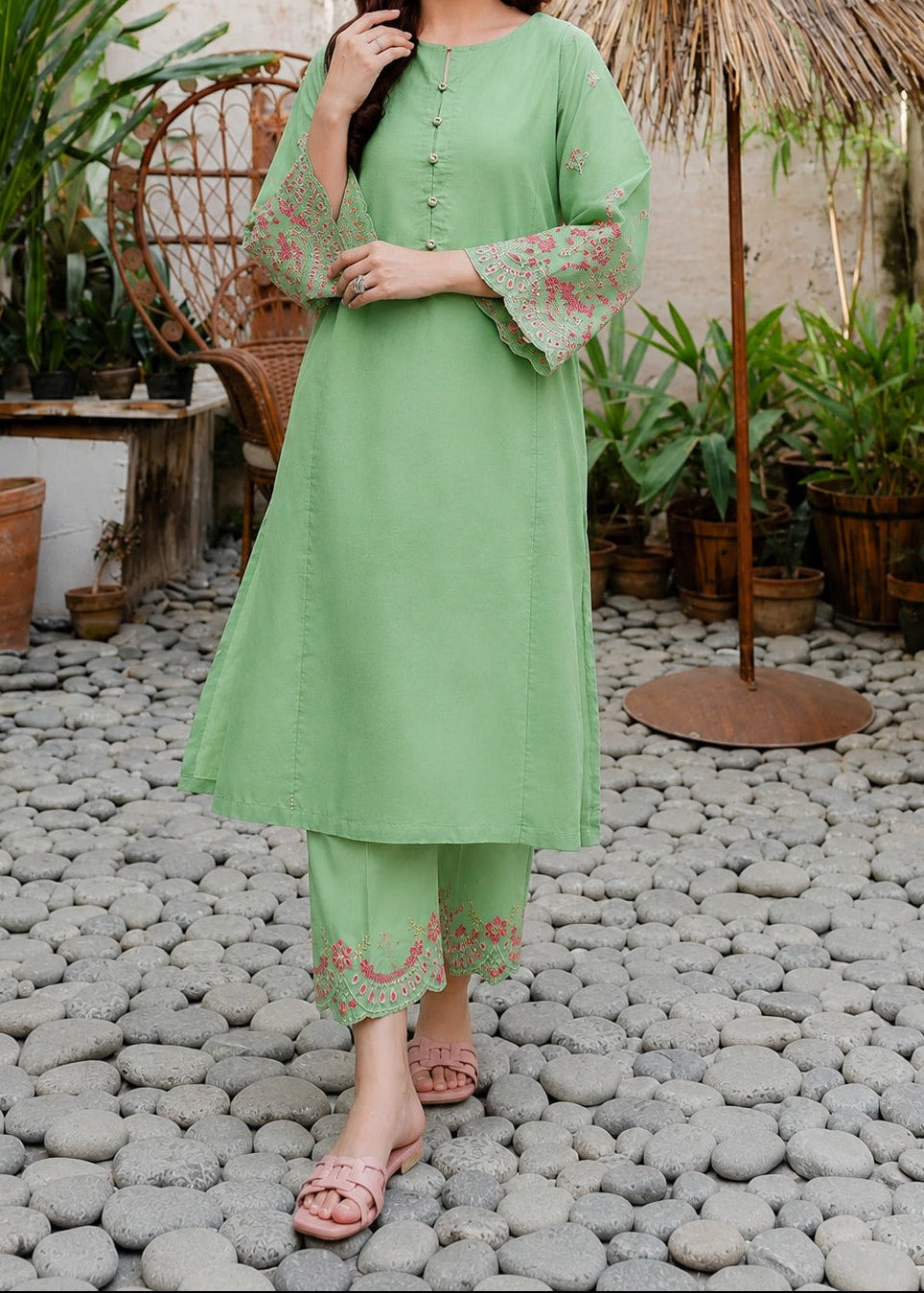 Grace S1530-Embroidered 2PC Lawn dress.