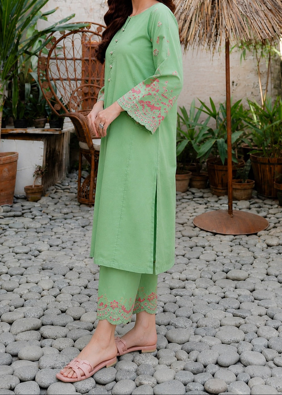 Grace S1530-Embroidered 2PC Lawn dress.