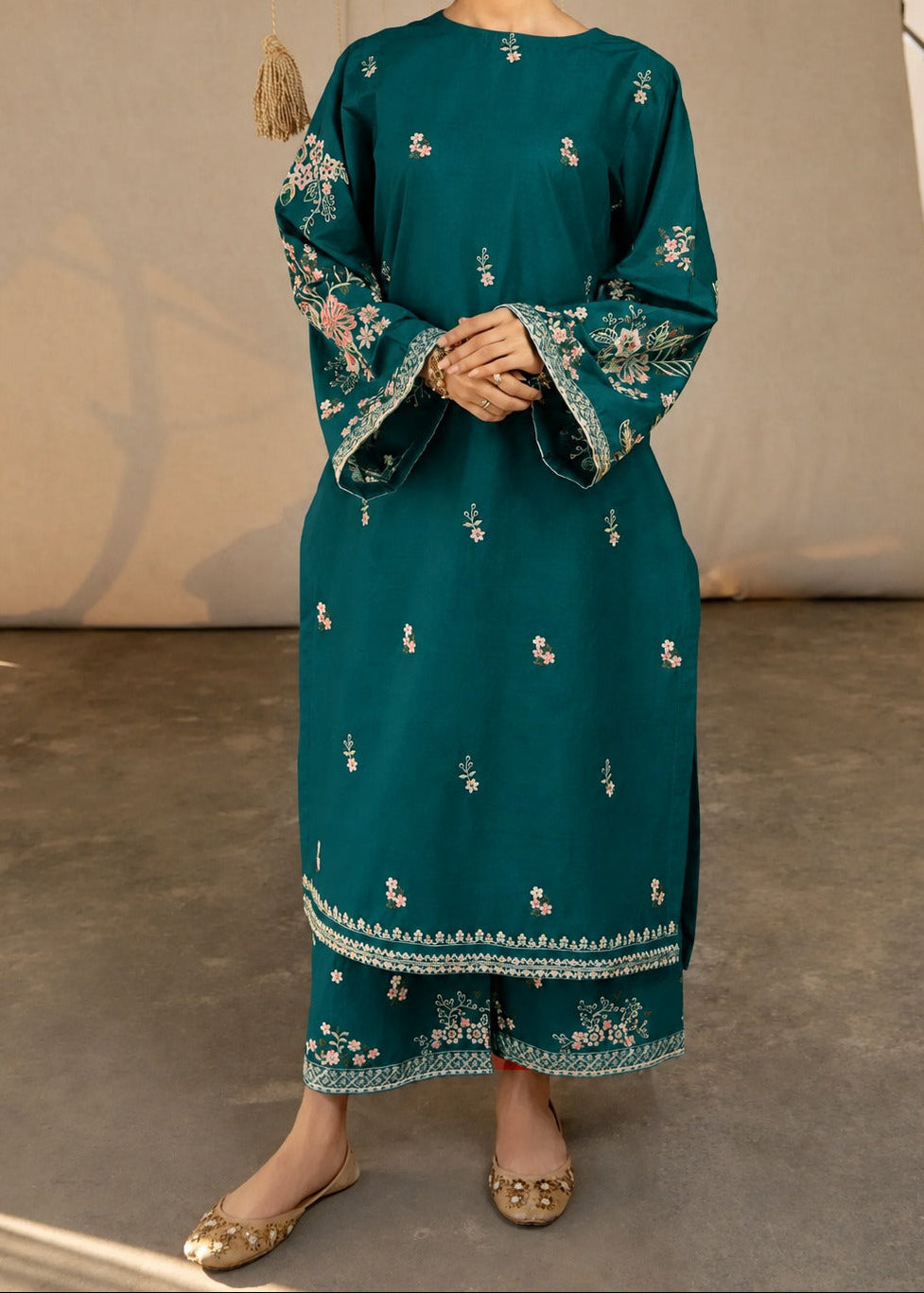 Grace S1533-Embroidered 2PC Lawn dress.
