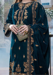 Grace W938-Embroidered 3pc Velvet Dress Dress With Embroidered Velvet Shawl.