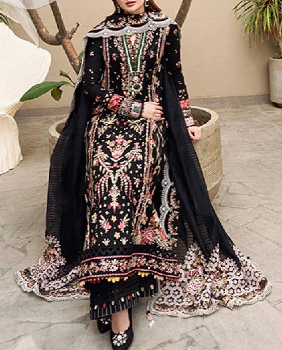 Grace S1232-Embroidered 3pc Lawn Dress With Embroidered  Munar Dupatta.