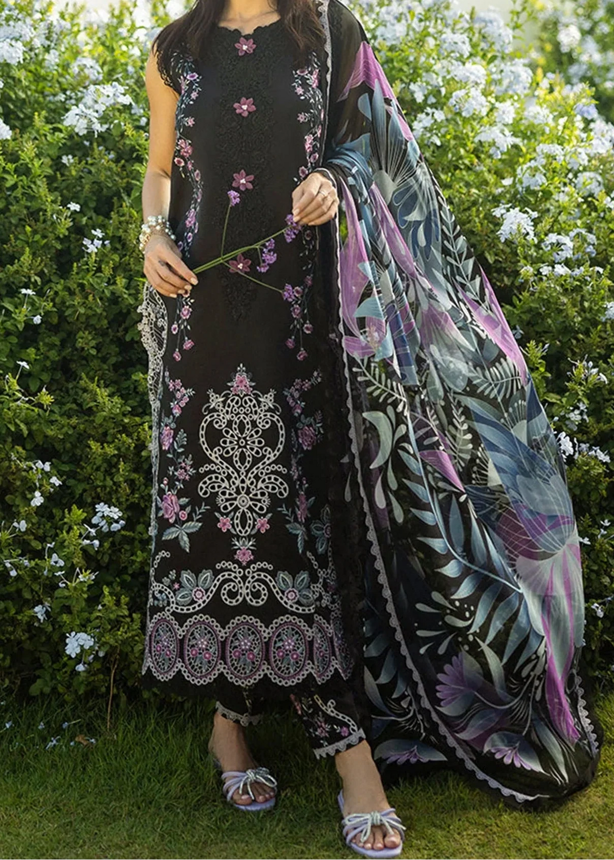Grace S1397 - Embroidered 3pc Lawn Dress With Printed Lawn Dupatta.