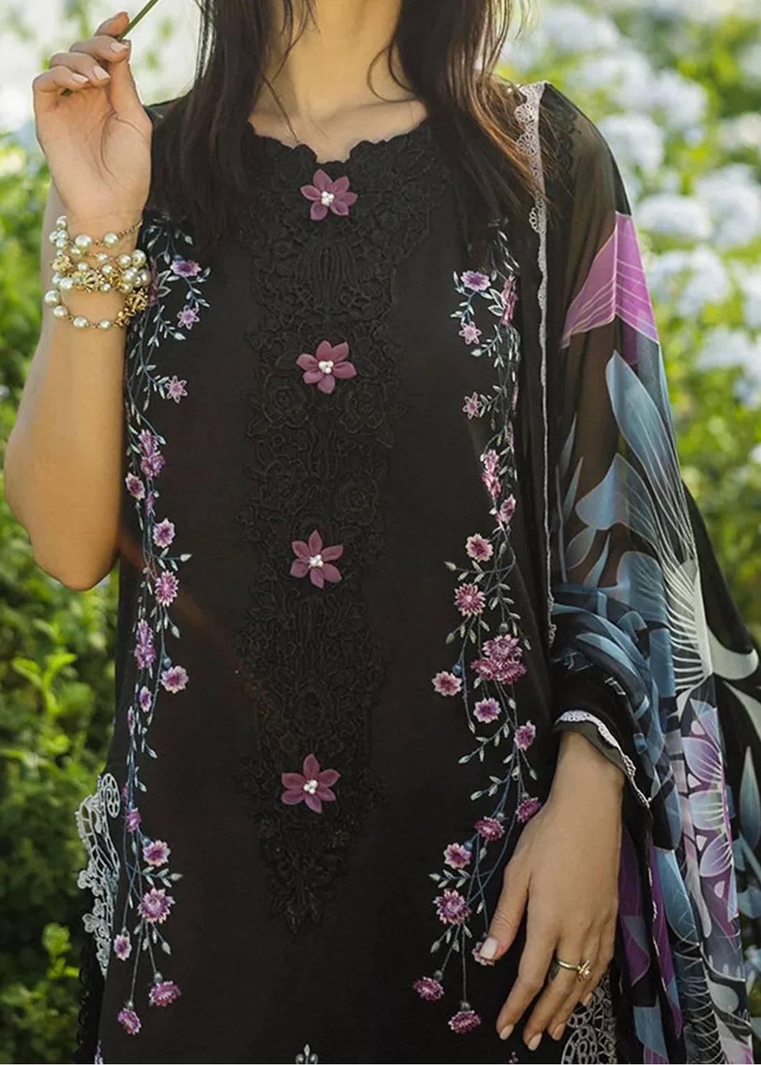 Grace S1397 - Embroidered 3pc Lawn Dress With Printed Lawn Dupatta.